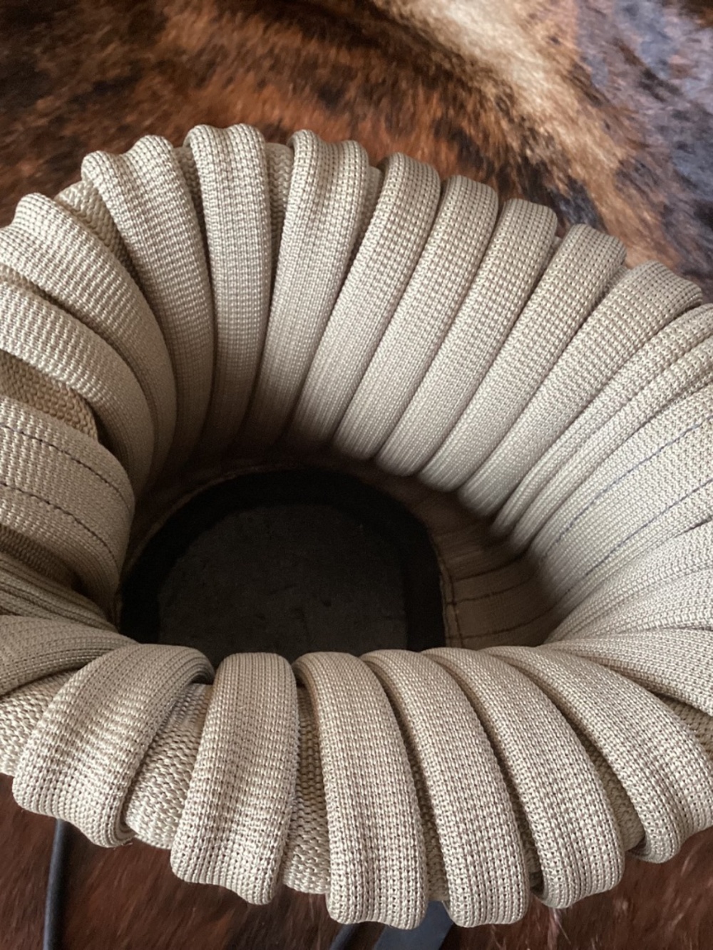 Unique Leather Ribbed Expandable Slouch Bucket Style Gathered Handbag🦋 - Picture 9 of 11